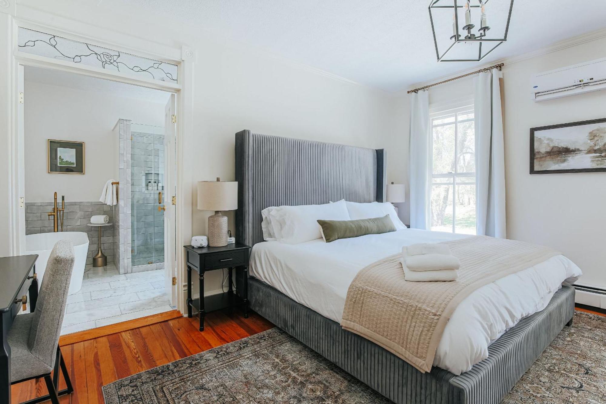 Afton Mountain Inn Room photo